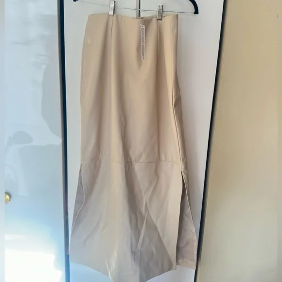 Topshop Vegan Leather Maxi Skirt in Cream - Picture 3 of 4